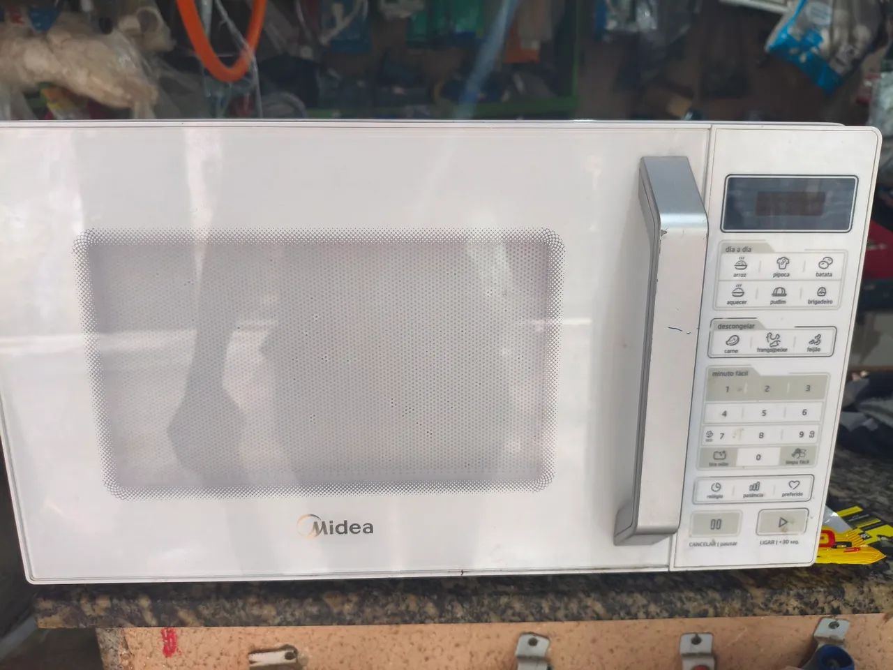 VENDO MEU MICROONDAS EM PERFEITO ESTADO DUNCIONANDO TUDO PERFEITAMENTE  - Foto 4