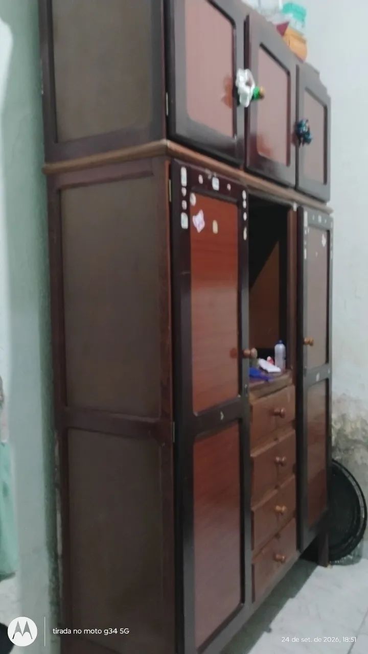 Vendo guarda roupa com maleiro - Foto 2