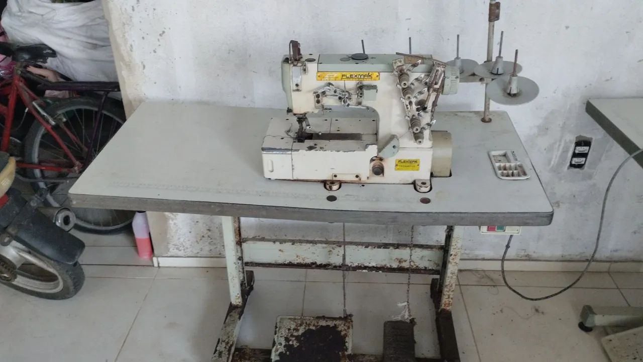 Máquina de costura  - Foto 3