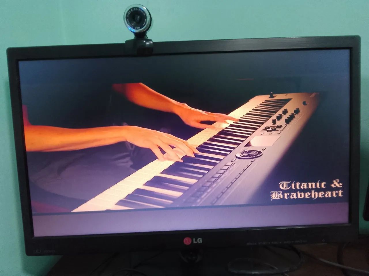 Monitor LG 20 Pol modelo 20EN33 - excellent - Foto 2