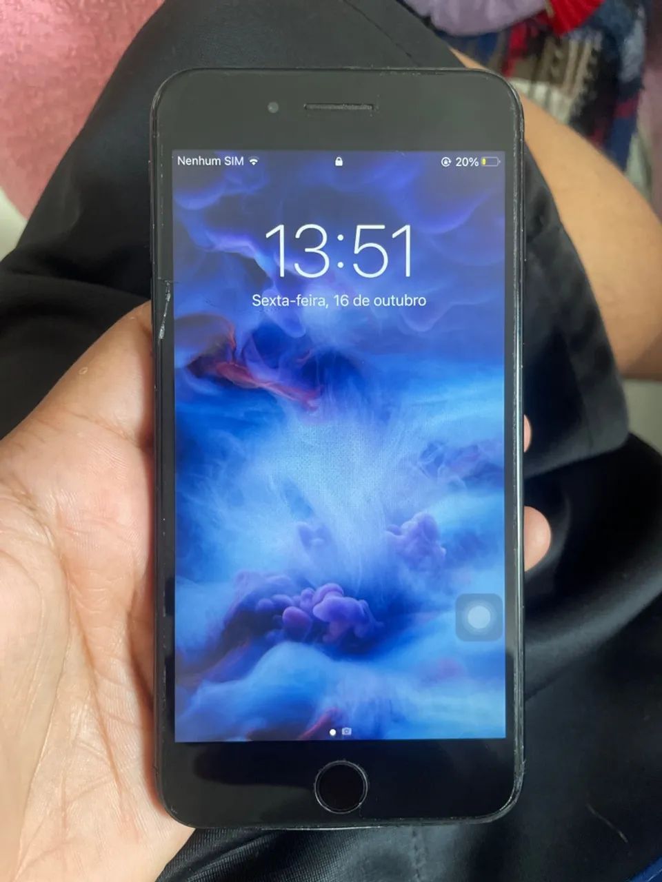 Vendo uma iPhone 7 Plus com 100% da bateria