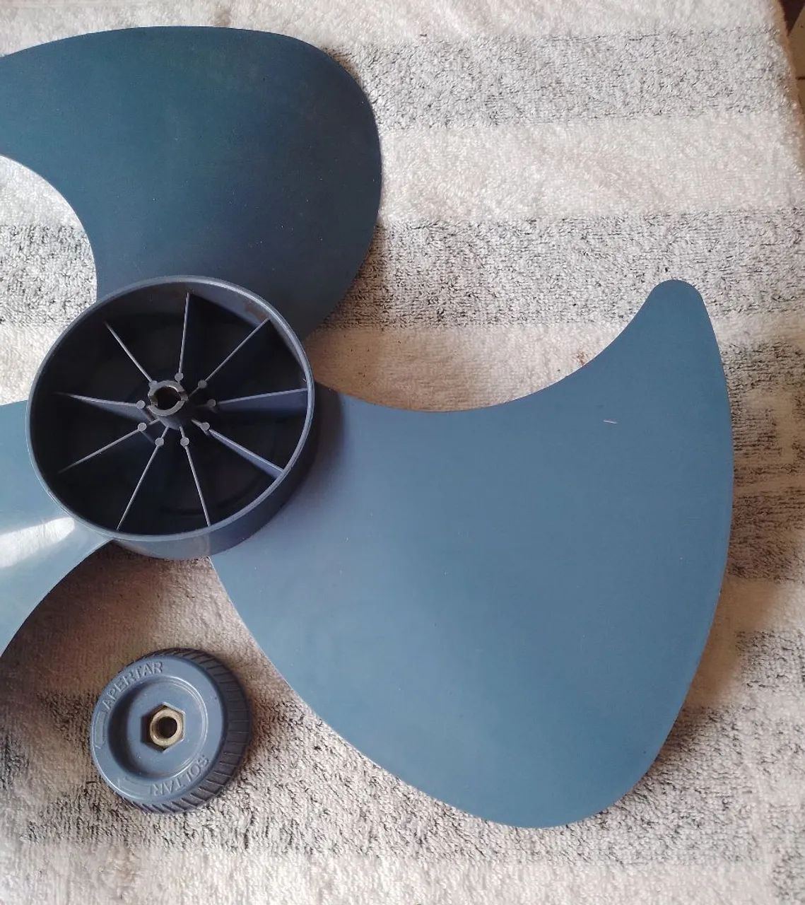 Hélice para ventilador Mondial 40 cm semi-nova  - Foto 5