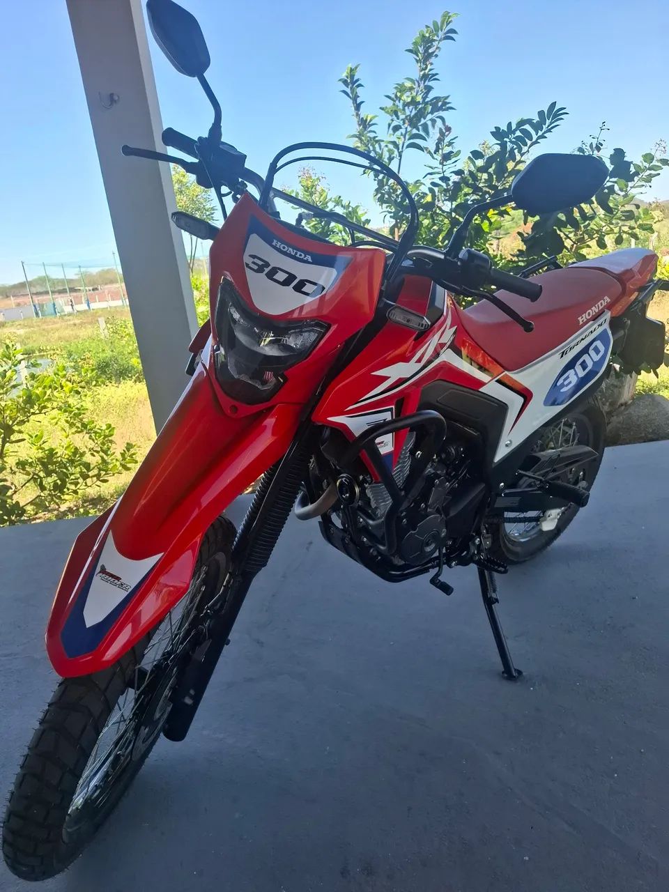 Honda tornado em estado de zero 