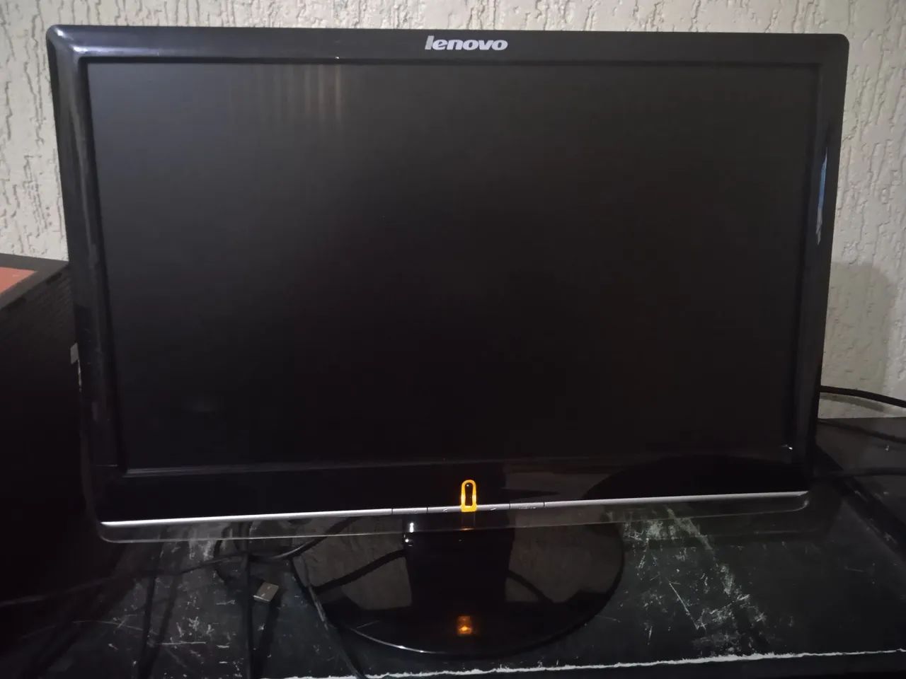 Monitor Lenovo led 20 polegadas completo 