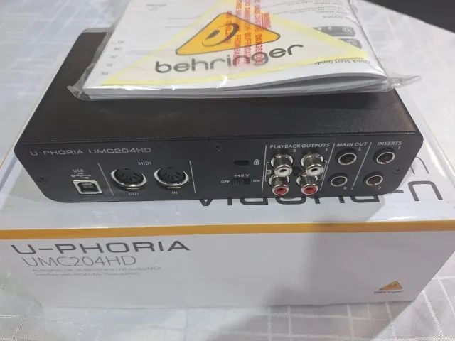 Interface de áudio Behringer UMC204HD - Foto 3