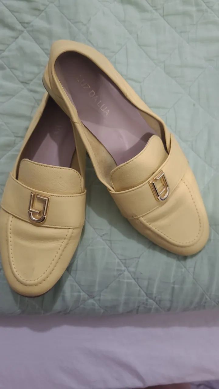 Sapatilhas da schutz,  luz da Lua, Loucos & Santos - Foto 2