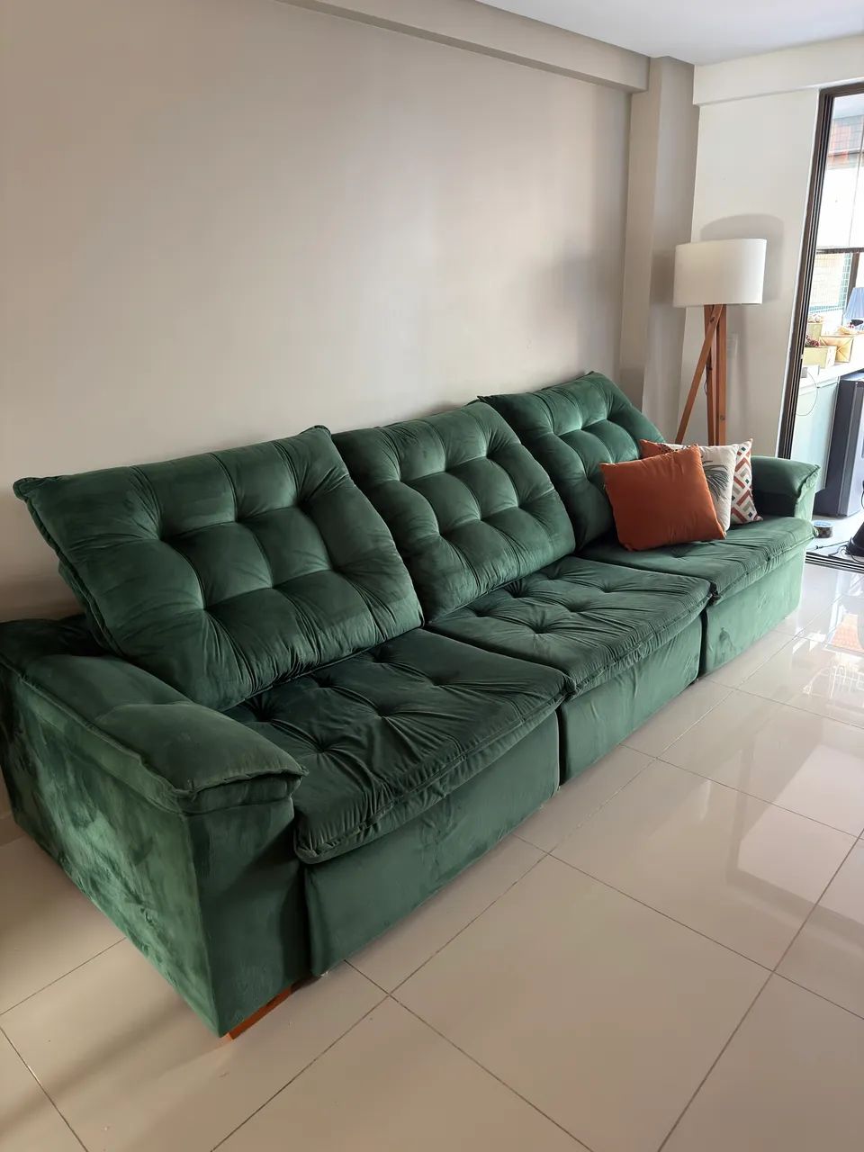 Sofá Reclinável em Veludo - Foto 4