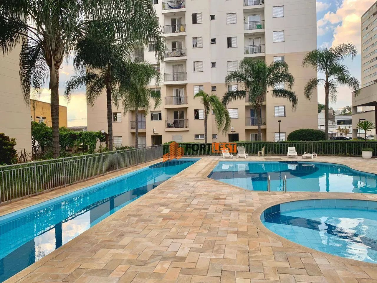Apartamento para Locação na Mooca 54m² com 2 dormitórios sala com varanda cozinha com plan