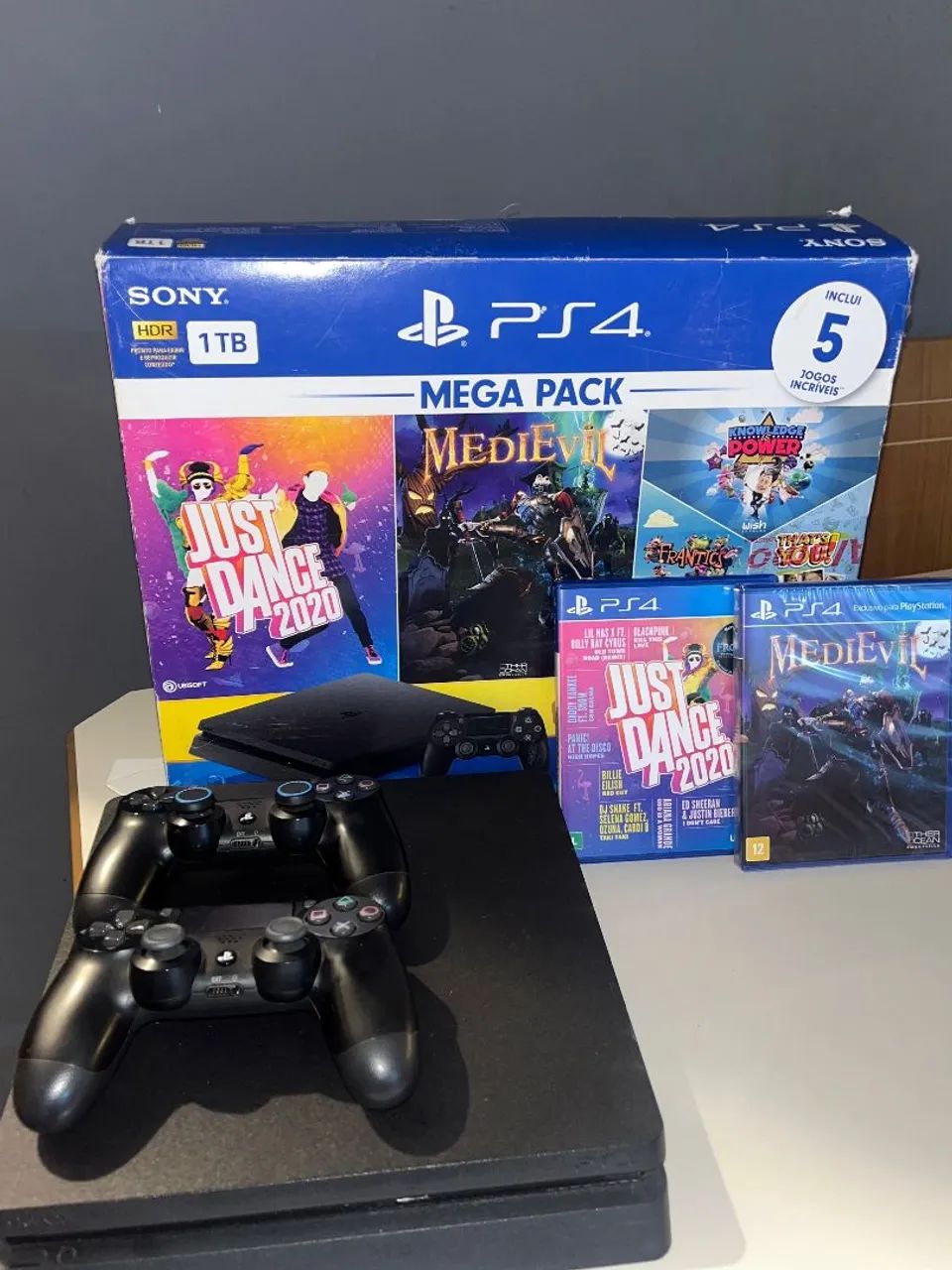 PLAY STATION 4 SLIM