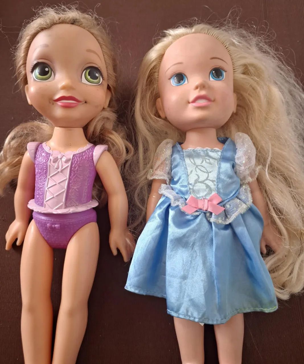 Lote brinquedos bonecas Disney Cinderela e Rapunzel - Foto 2