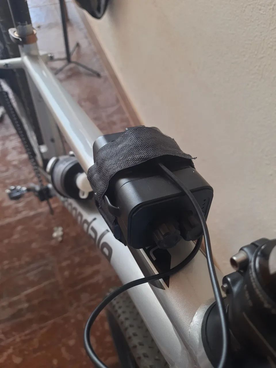 Farol de bicicleta forte - Foto 2