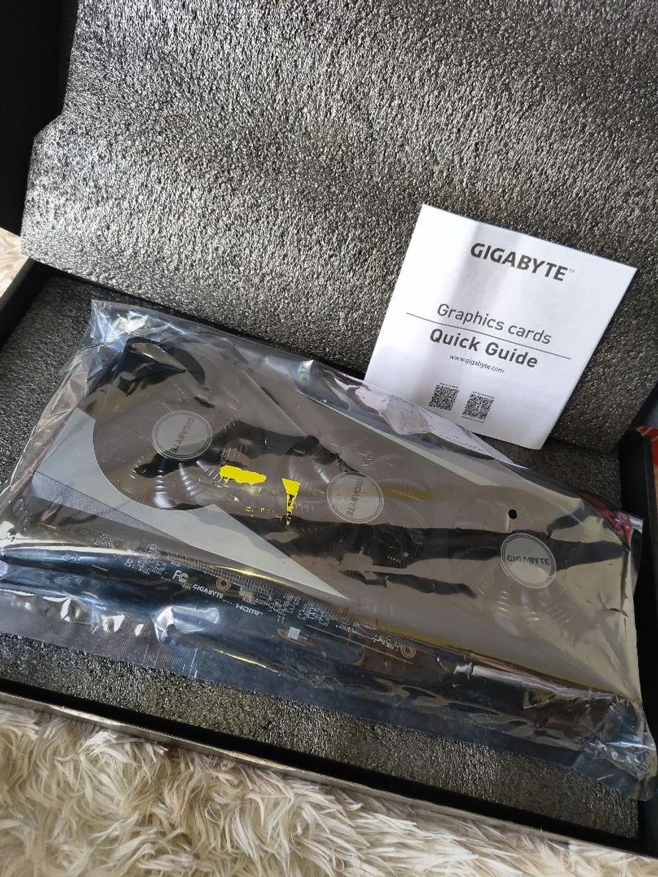 Placa de vídeo Gigabyte RX 7600 8GB - Foto 2