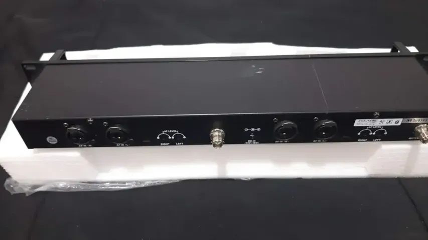 Transmissor Duplo Sennheiser Sr2050 Iem (in-ear Monitor) Profissional - Foto 3
