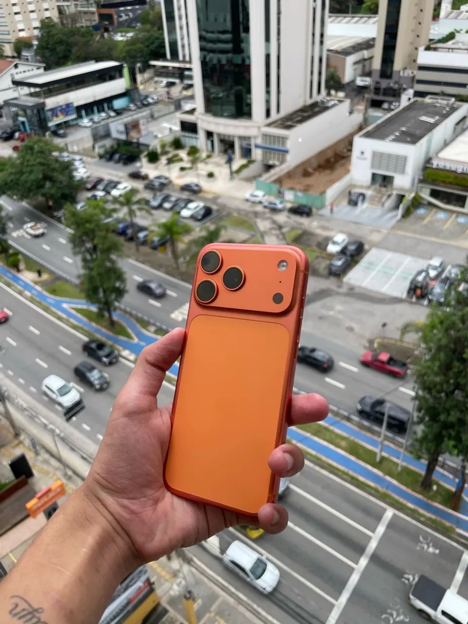 iPhone 17 pro Max laranja usado  - Foto 4