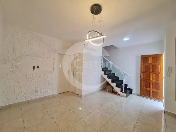Casa em Condomínio em Vila Carrão
