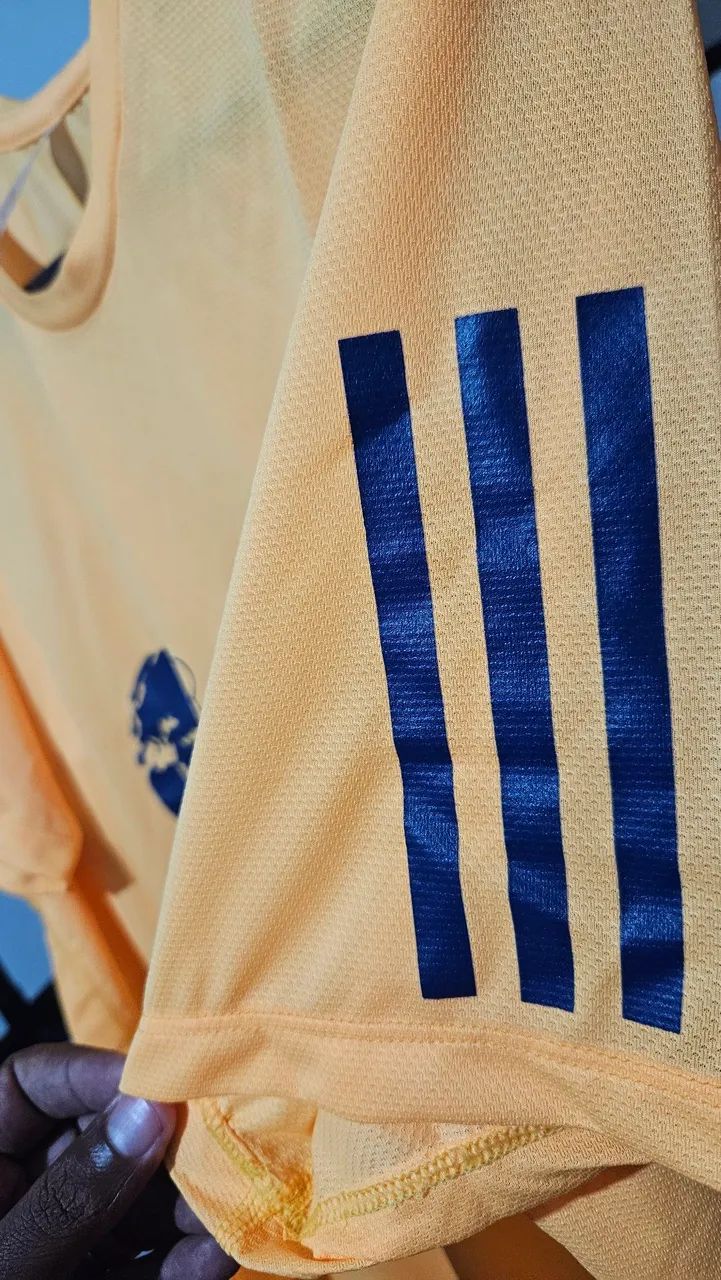 Camiseta adidas world run original. G - Foto 4
