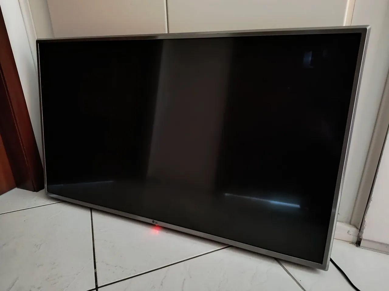 TV LG 43 polegadas COM DEFEITO 
