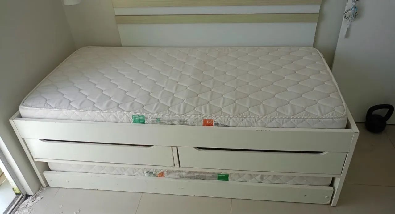 Cama Dupla Dois colchões semi novos 