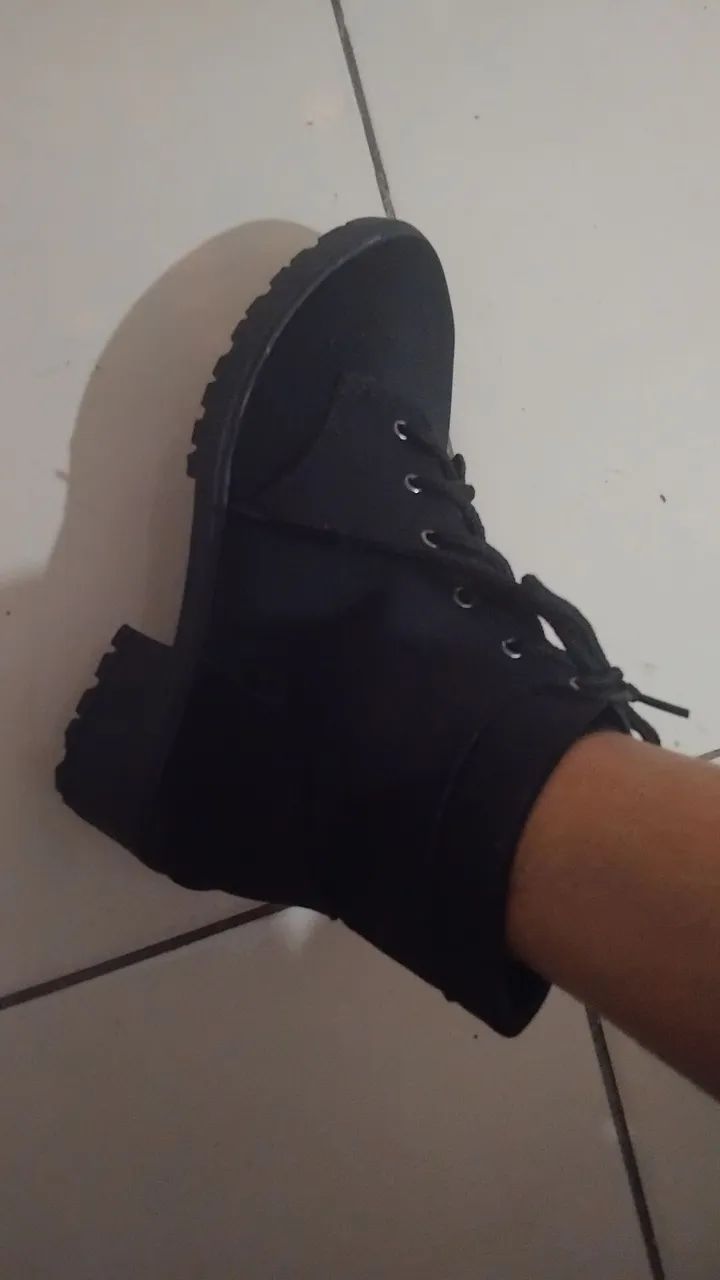 Bota feminina N 36 ou 37 - Foto 4