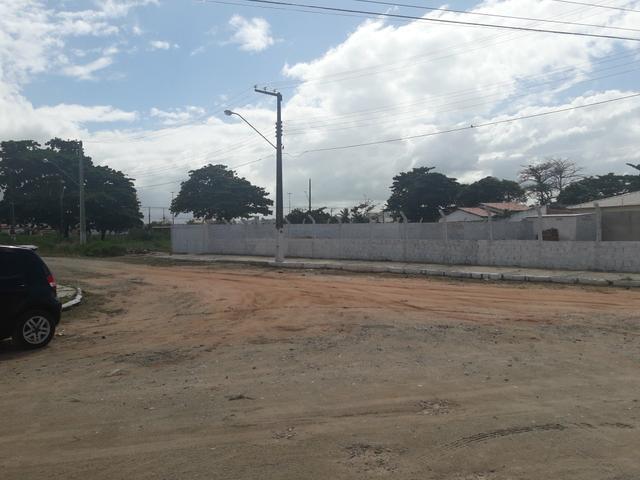 Terreno de esquina medindo 711 m2 - Aruanda - Foto 3