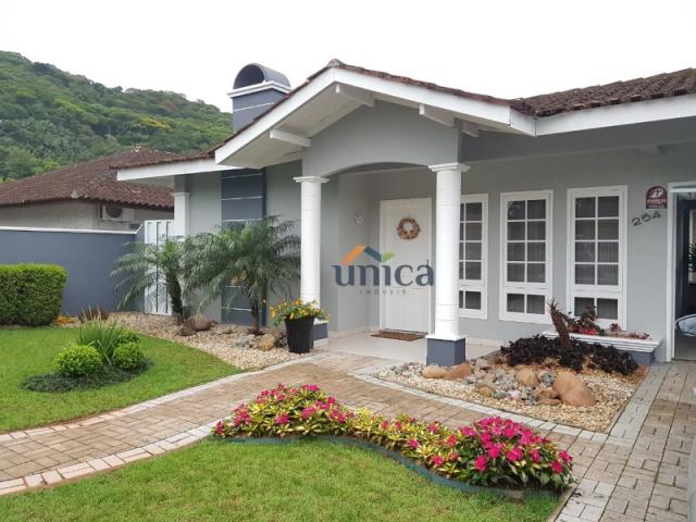 Casa à venda com 3 dormitórios em Pirabeiraba (pirabeiraba), Joinville cod:UN00857