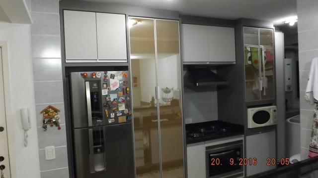 Apartamento 3 dormitórios com móveis planejados no Cabral - Foto 4