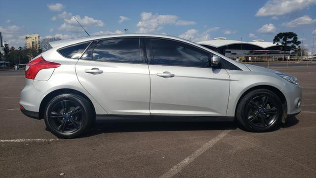 Ford Focus SE 1.6 - pneus novos - carro revisado - Foto 4