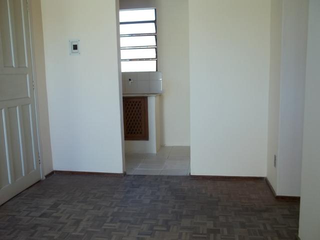 Apartamento dois dormitórios c/sacada grande, Fragata/Guabiroba - Foto 4