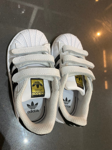 Tênis Adidas Superstars - Foto 6