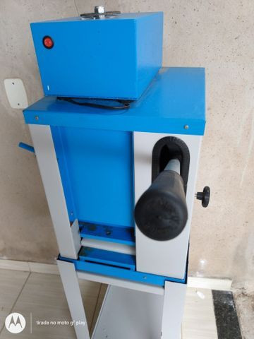 Vendo máquina de chinelo - Foto 4