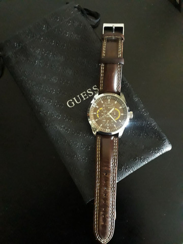 Guess modelo W95046g2