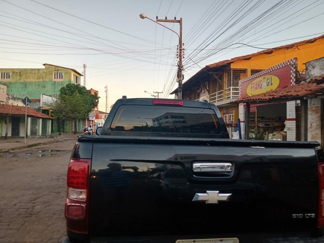 S10 PRETA, 75 MIL , ANO 2013