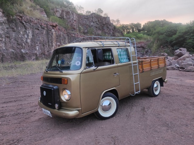 KOMBI CABINE DUPLA 1.6 DIESEL ANO 82