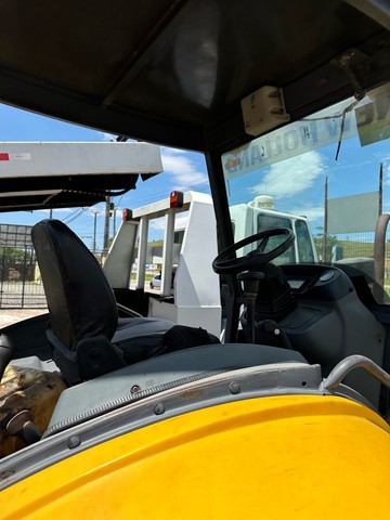 Retroescavadeira New Holland LB90 - 2009 - único dono - Foto 4