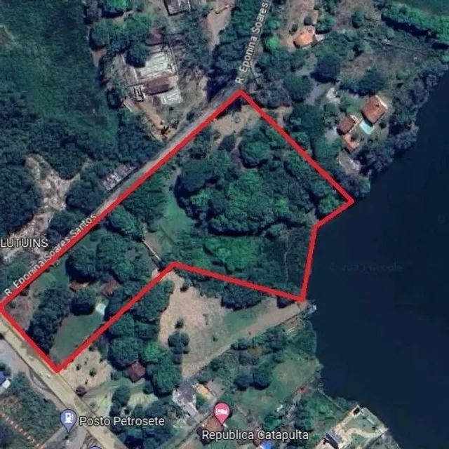 Vendo grande Área com fundo para Lagoa 