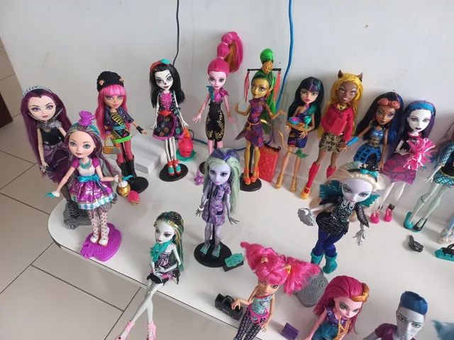 Lote De Bonecas Monster High Leia A Descrição.