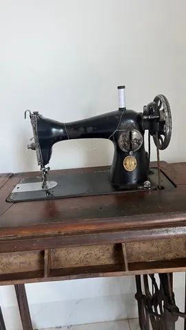 Máquina de costura relíquia 