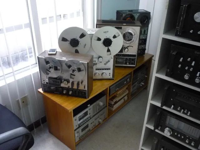 Coleção de equipamentos de som vintage em BH