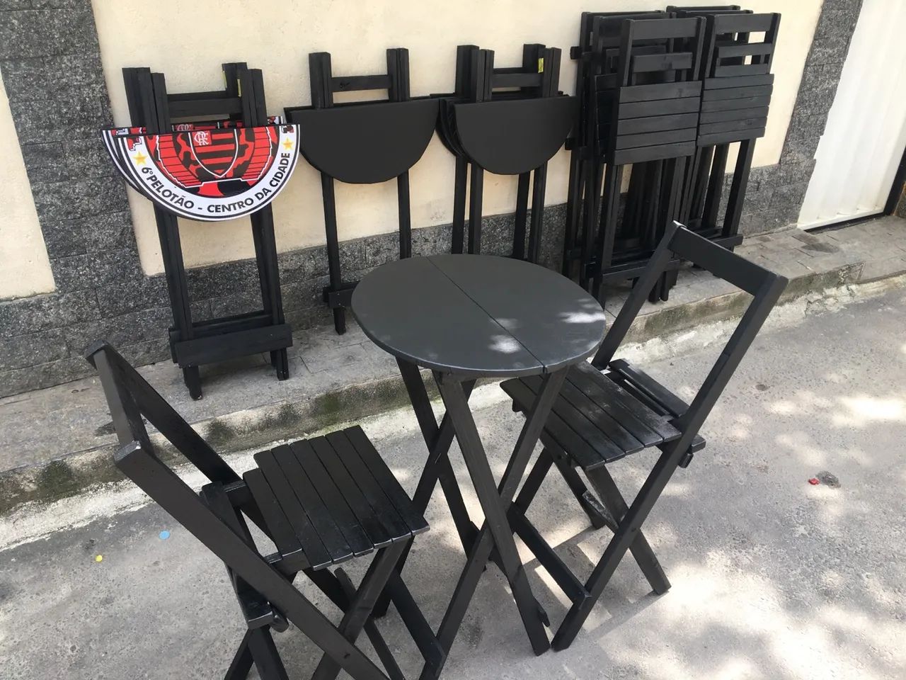 Mesa bistrô com 2 banquetas dobráveis  - Foto 2