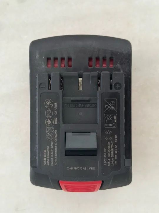 Bateria bosch 18V 3ah - Foto 2