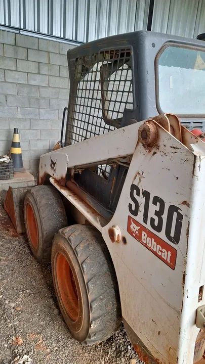 Bob Cat Mini carregadeira S130