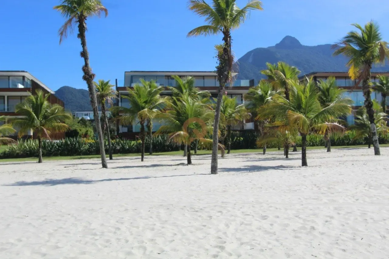 Cobertura à beira mar em Angra dos Reis