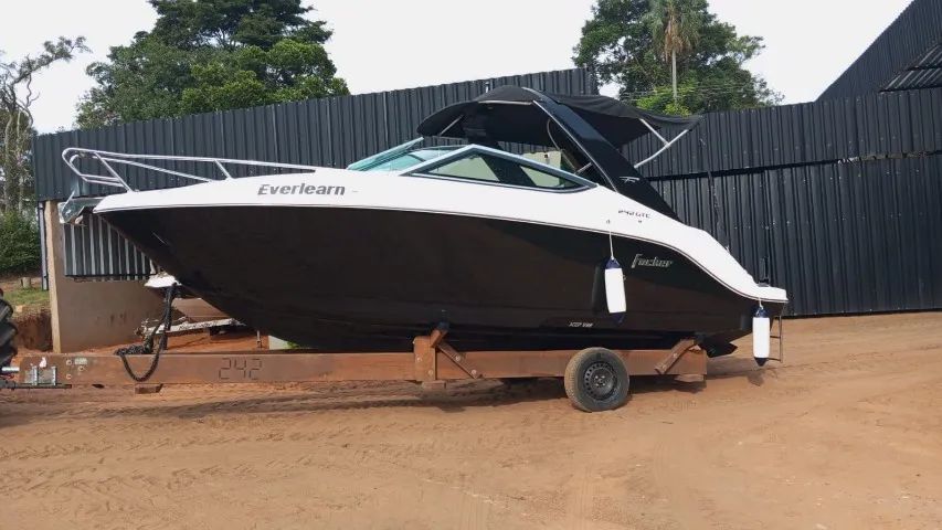 LANCHA FOCKER 242 GTC 2020 GABINADA  MOTOR 250 MERCURY 