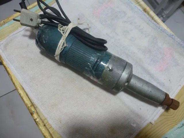 RETIFICA RETA I/4,BOSCH,220V