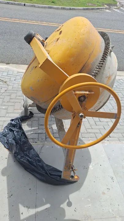 Betoneira Usada em Ótimo Estado