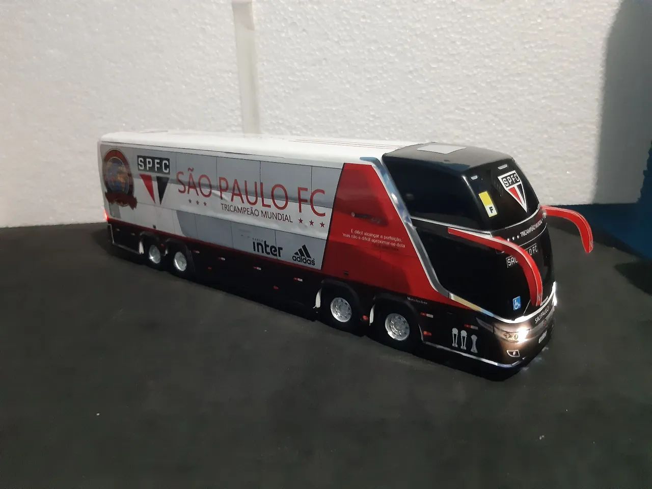 Ônibus do São Paulo FC - Tricampeão Mundial - Foto 2