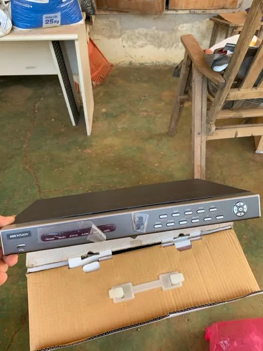 Dvr Hikvision DS-7208HVI-ST 8 canais novo