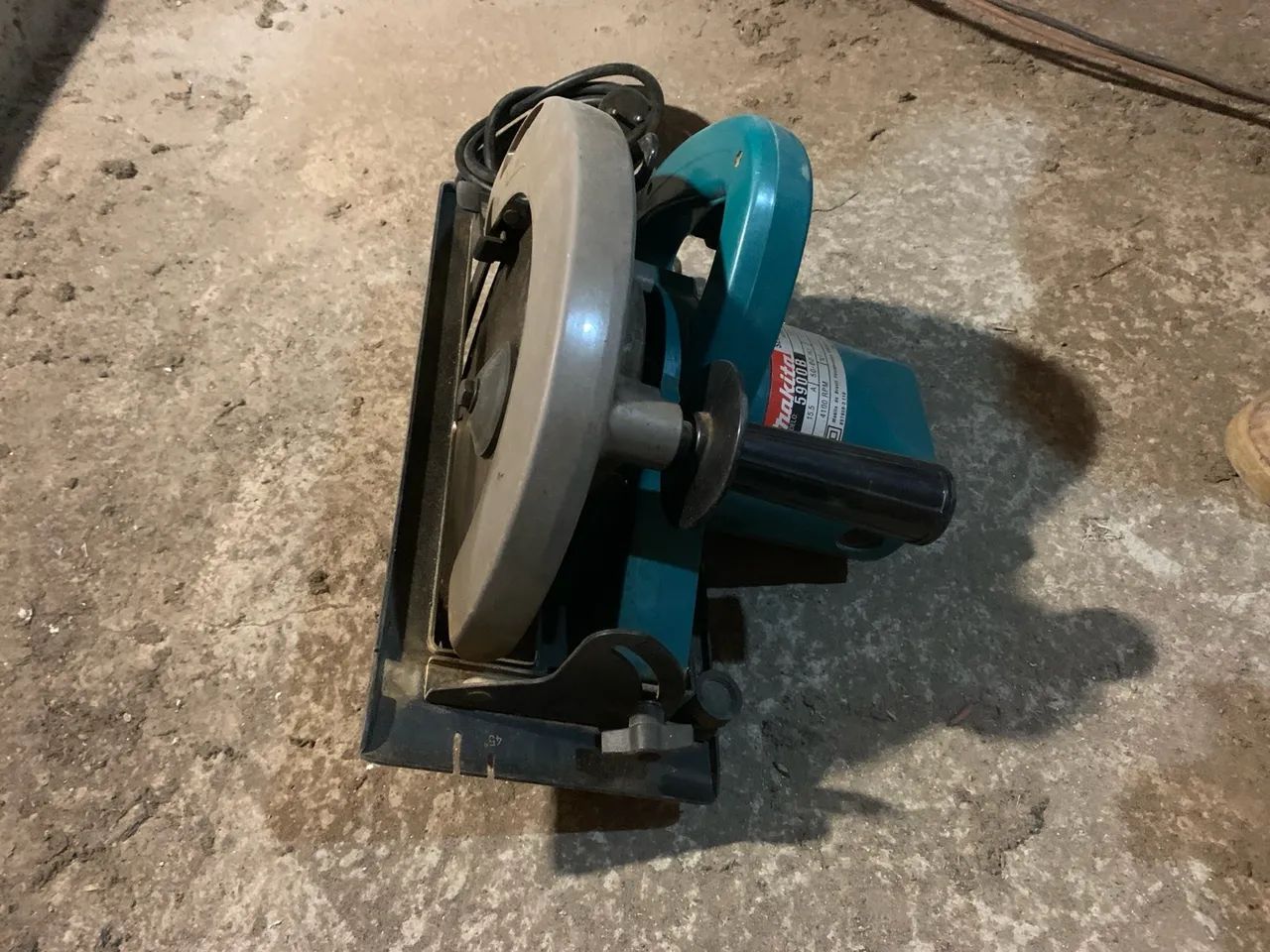 Serra circular makita 9 1/4 1750w - Foto 2