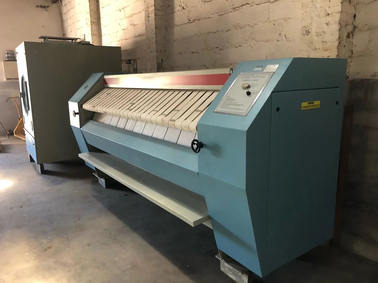 Calandra industrial 2,5mts monorol 450mm  aquecimento elétrico marca baumer - Foto 2