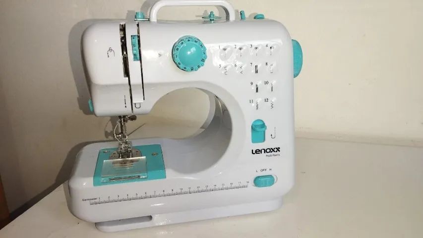 Máquina de costura 